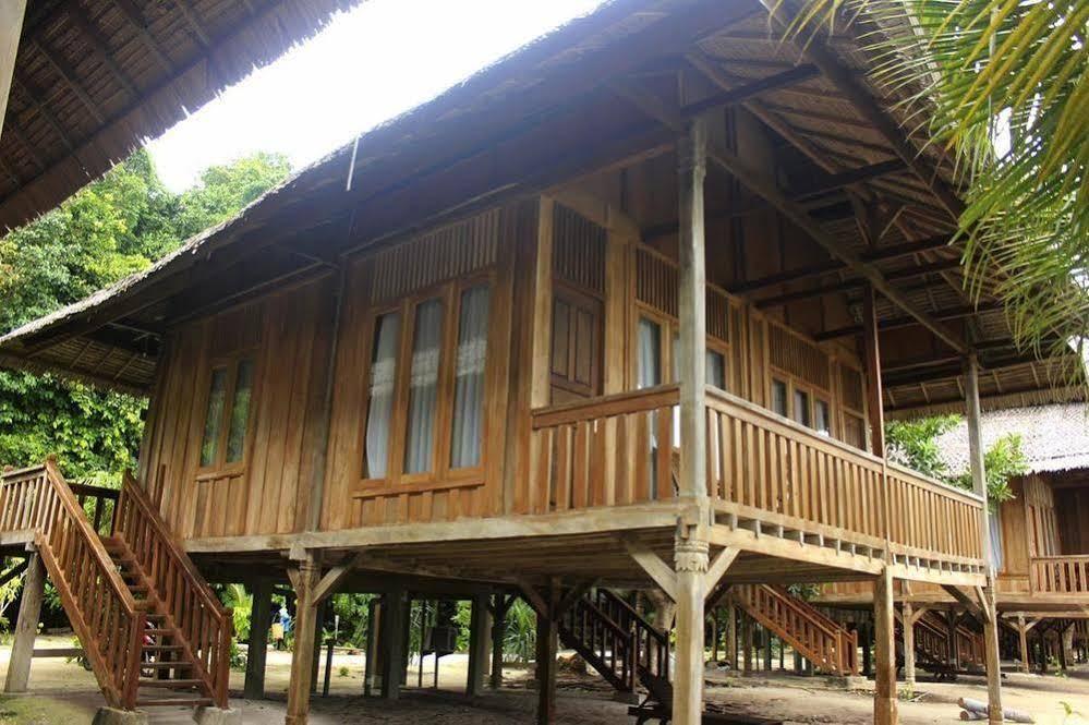 Wakatobi Patuno Diving And Beach Resort By Sahid Wanci ภายนอก รูปภาพ