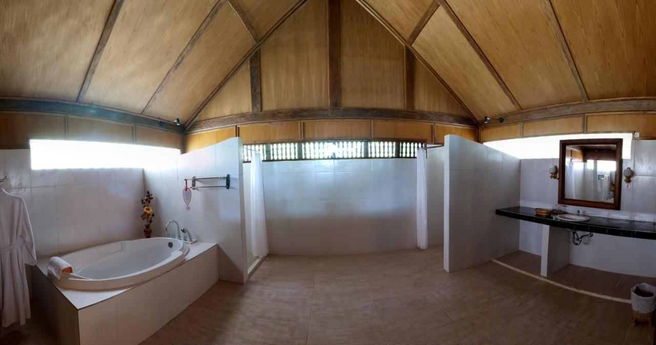 Wakatobi Patuno Diving And Beach Resort By Sahid Wanci ภายนอก รูปภาพ