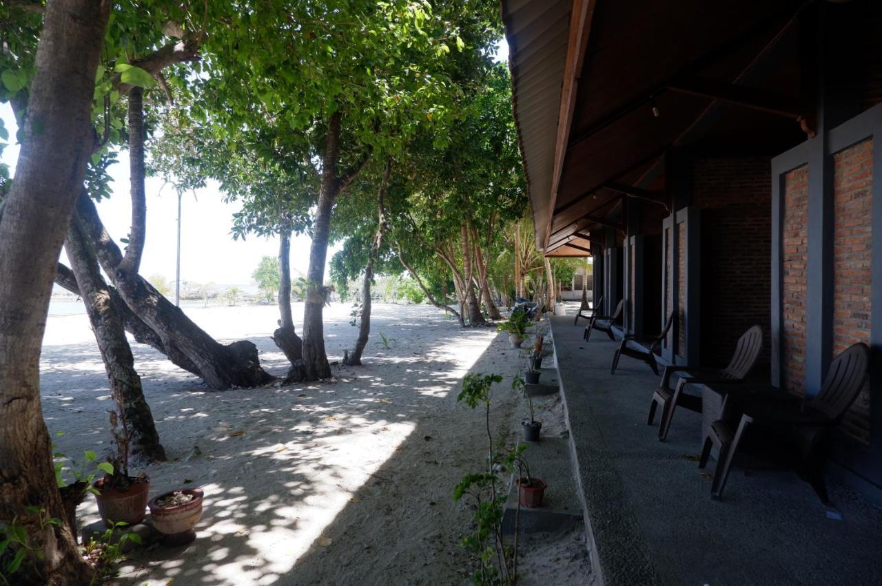 Wakatobi Patuno Diving And Beach Resort By Sahid Wanci ภายนอก รูปภาพ