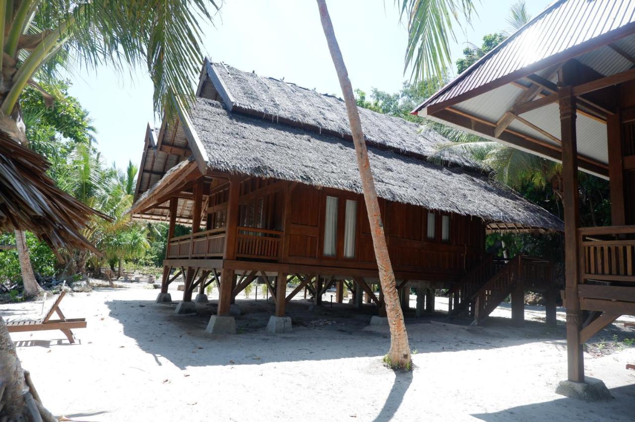 Wakatobi Patuno Diving And Beach Resort By Sahid Wanci ภายนอก รูปภาพ