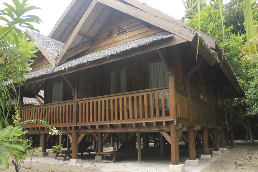 Wakatobi Patuno Diving And Beach Resort By Sahid Wanci ภายนอก รูปภาพ