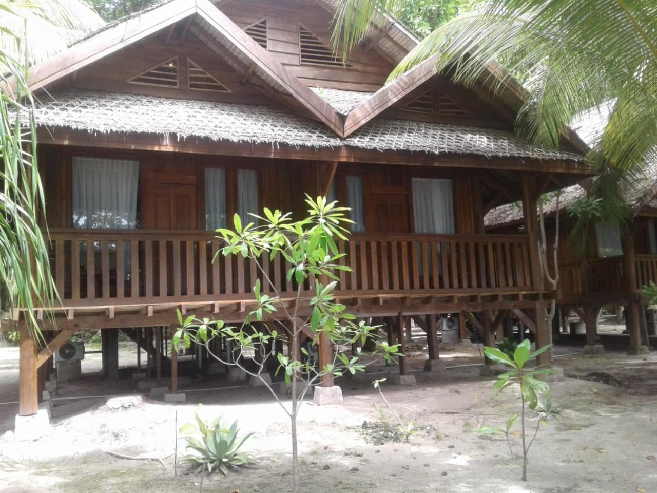 Wakatobi Patuno Diving And Beach Resort By Sahid Wanci ภายนอก รูปภาพ